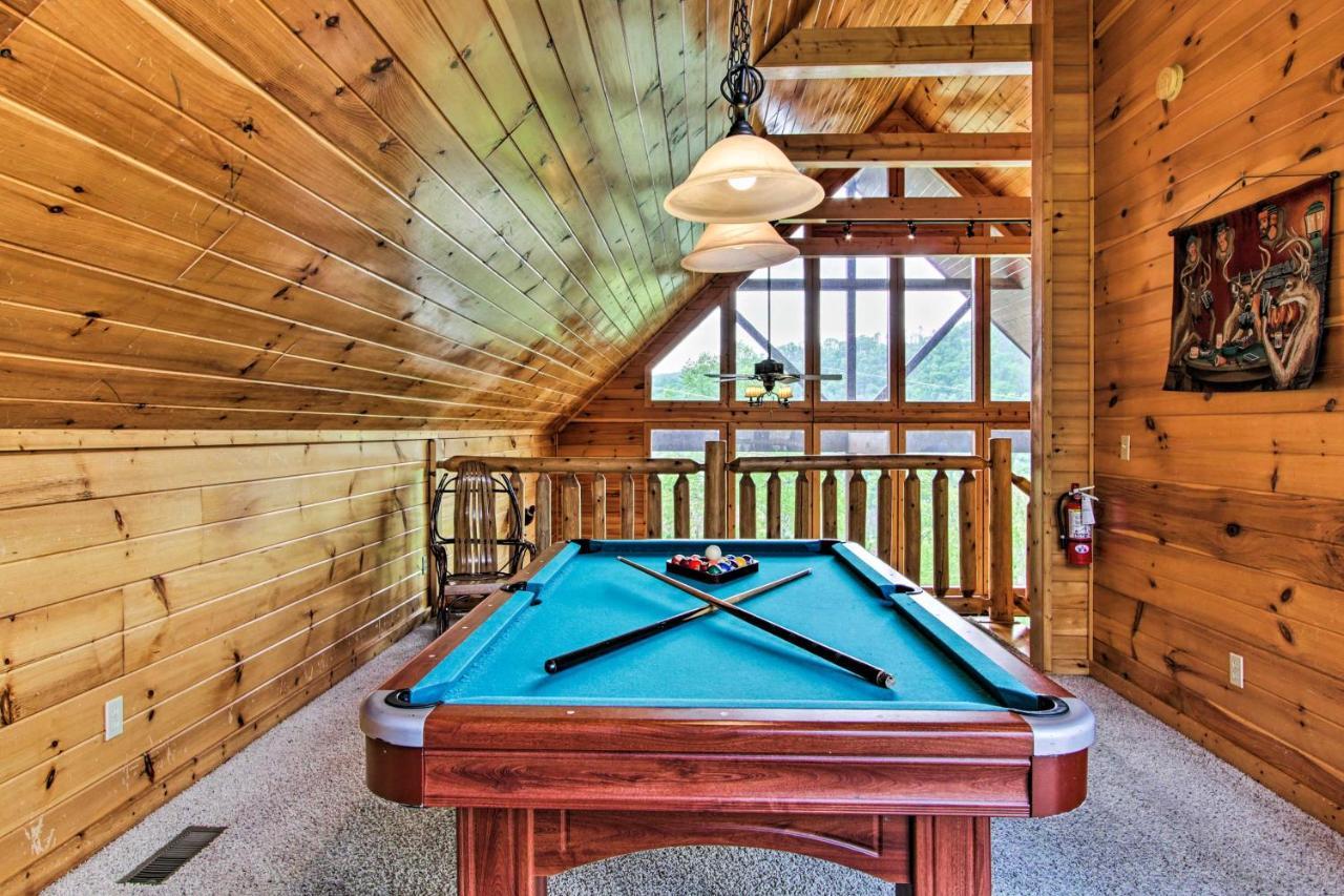 Expansive Gatlinburg Cabin Hot Tub, Deck And Grill! المظهر الخارجي الصورة