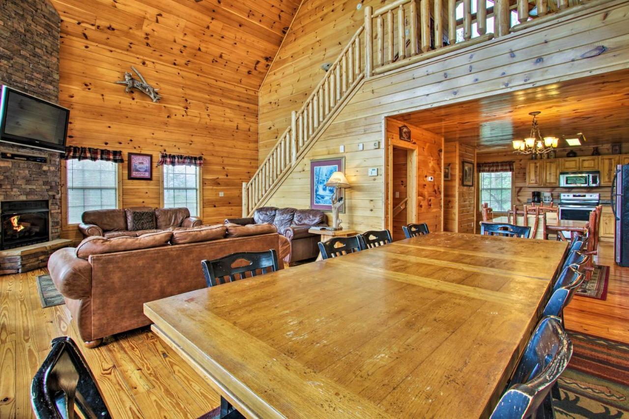 Expansive Gatlinburg Cabin Hot Tub, Deck And Grill! المظهر الخارجي الصورة