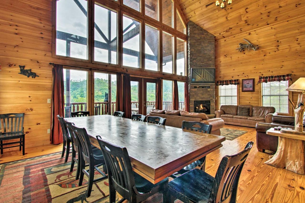 Expansive Gatlinburg Cabin Hot Tub, Deck And Grill! المظهر الخارجي الصورة
