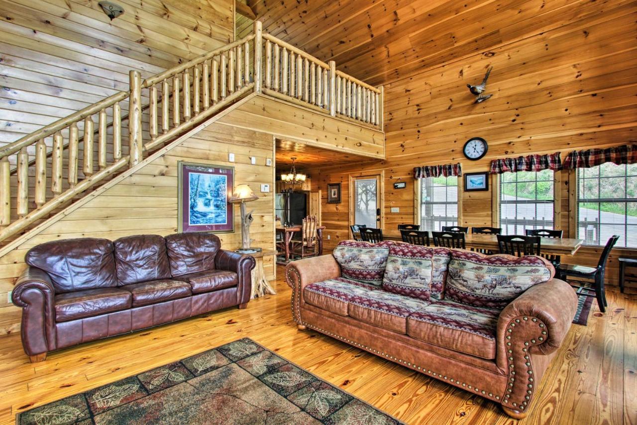 Expansive Gatlinburg Cabin Hot Tub, Deck And Grill! المظهر الخارجي الصورة