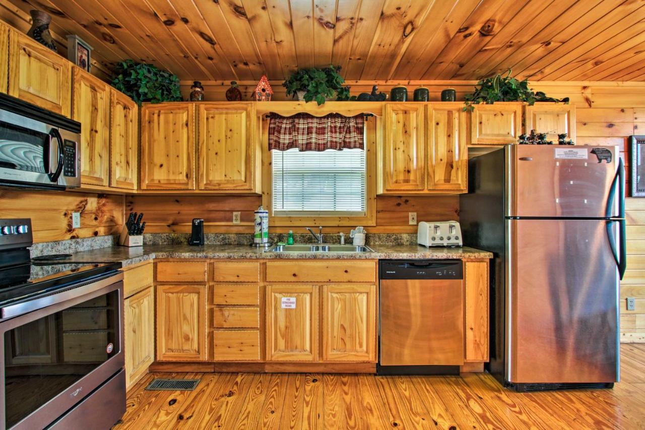 Expansive Gatlinburg Cabin Hot Tub, Deck And Grill! المظهر الخارجي الصورة