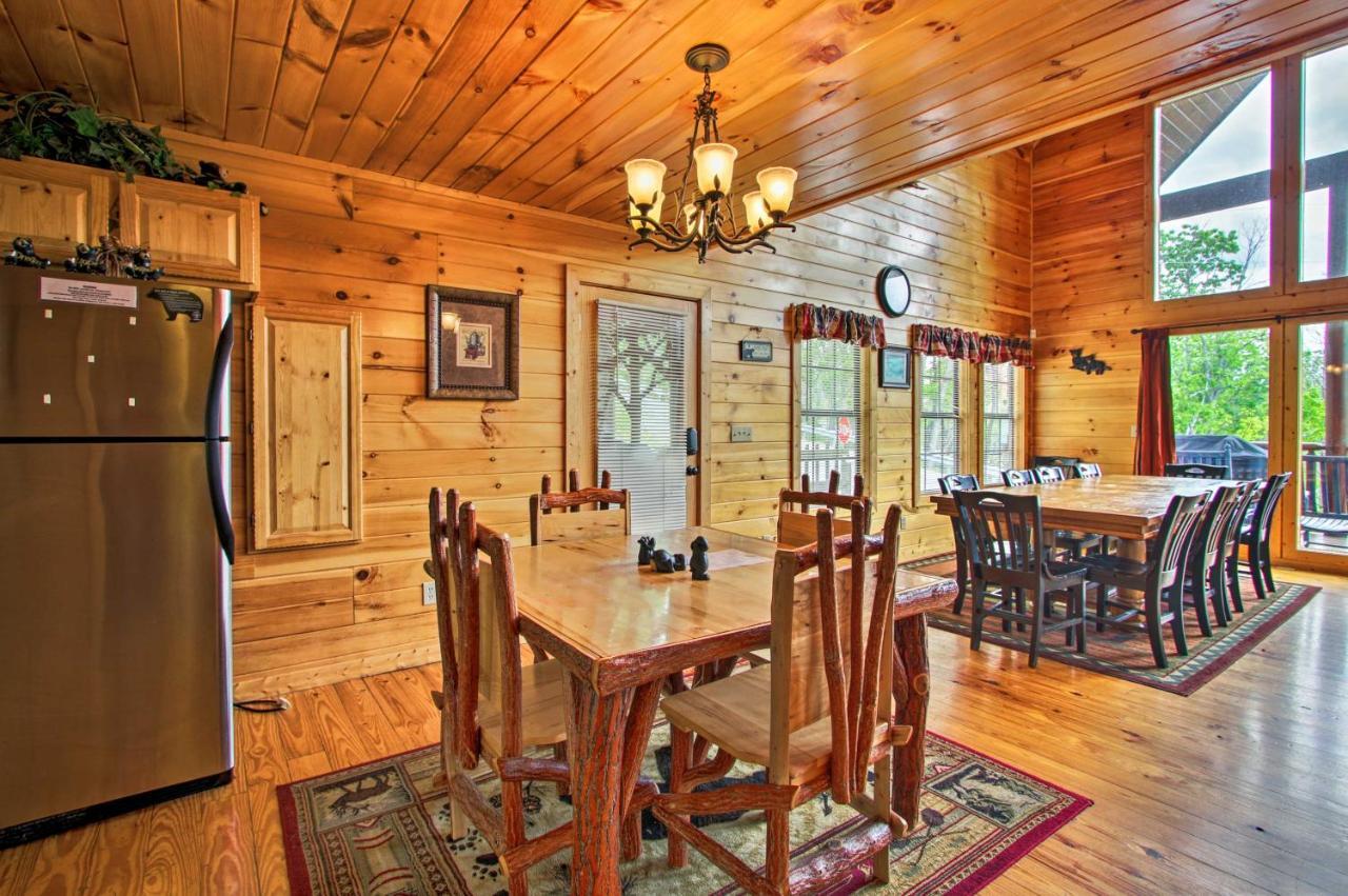 Expansive Gatlinburg Cabin Hot Tub, Deck And Grill! المظهر الخارجي الصورة