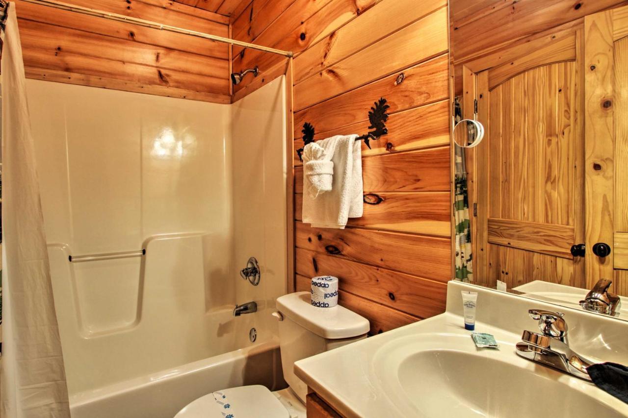 Expansive Gatlinburg Cabin Hot Tub, Deck And Grill! المظهر الخارجي الصورة