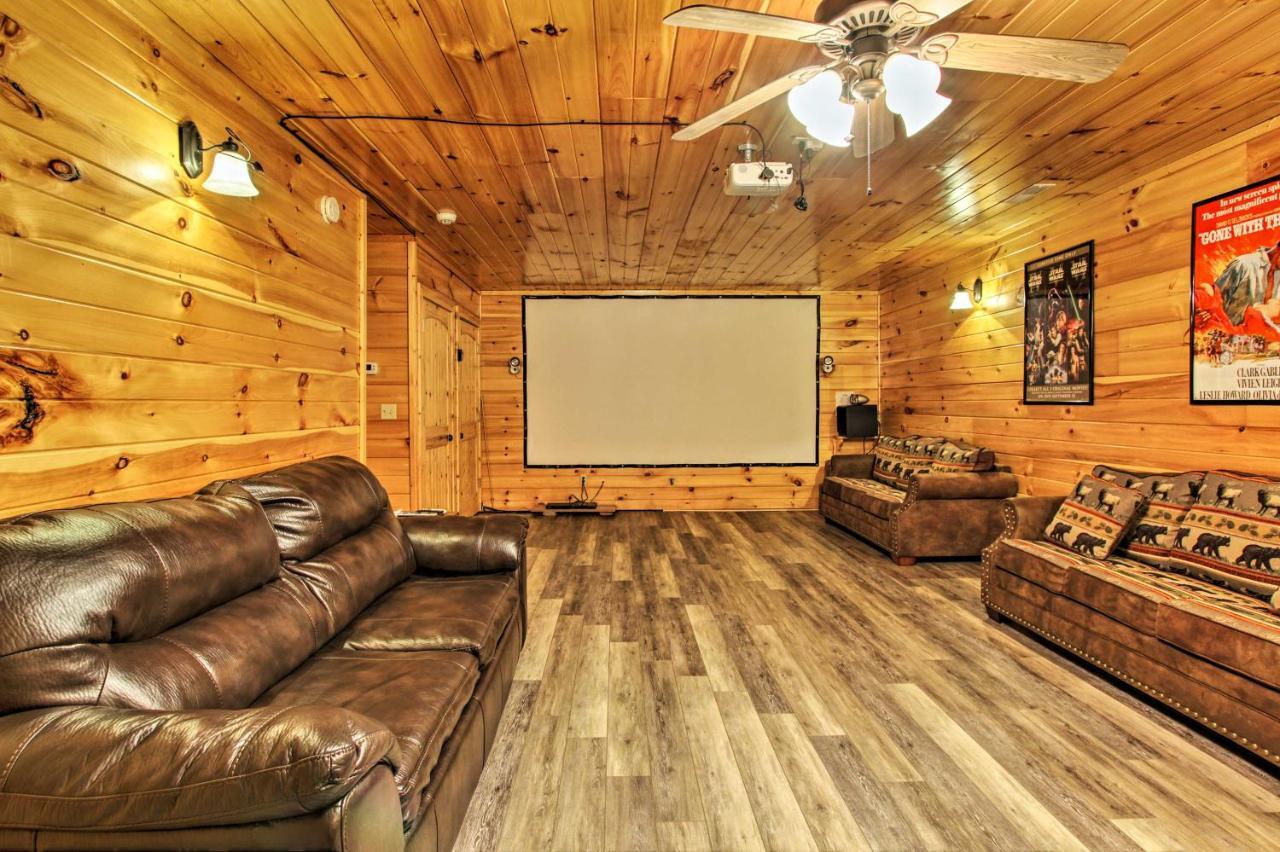 Expansive Gatlinburg Cabin Hot Tub, Deck And Grill! المظهر الخارجي الصورة